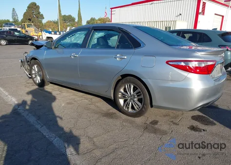 2015 Toyota Camry Se z USA, uszkodzony, nr VIN 4T1BF1FK1FU013746